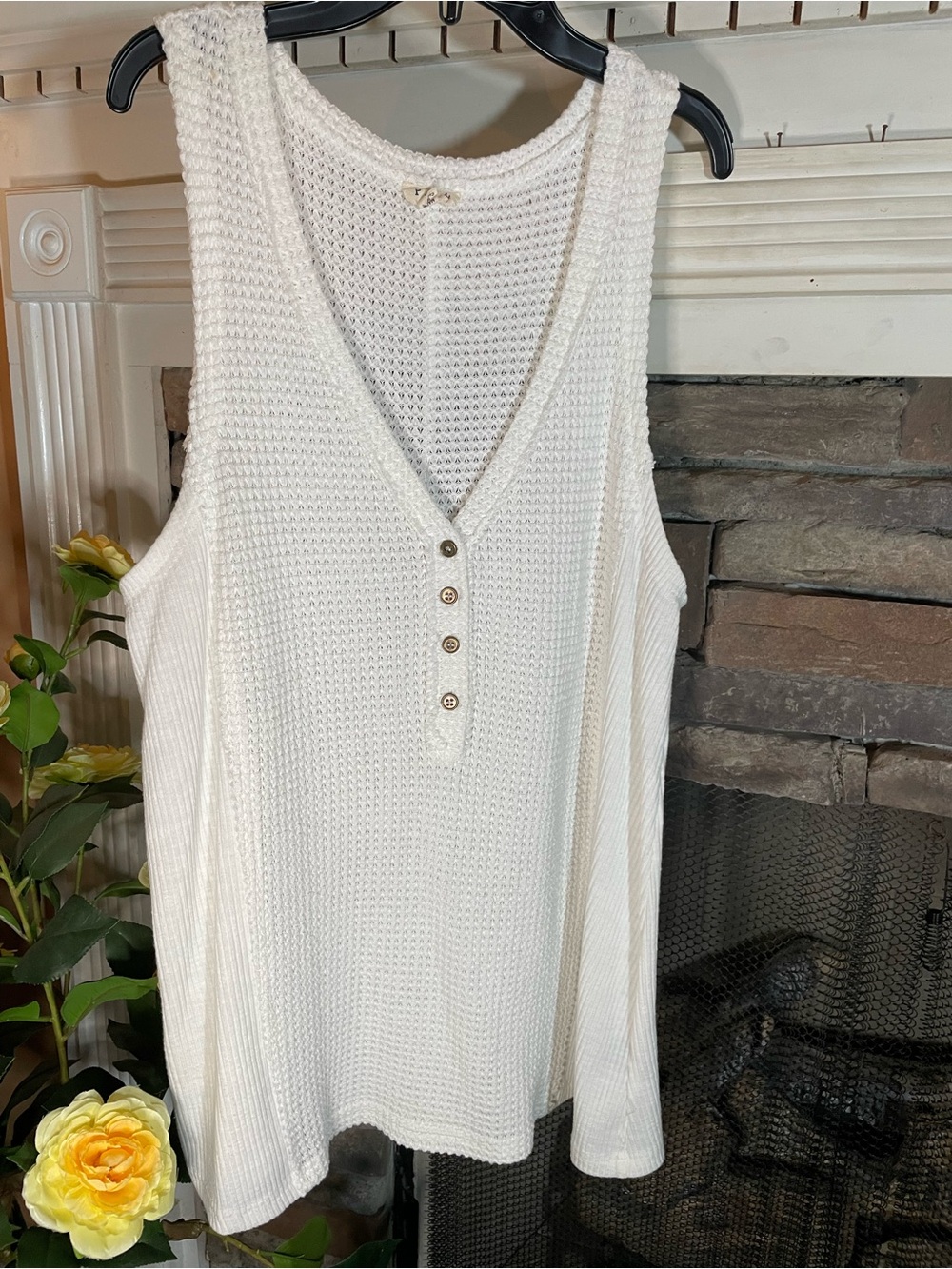 POL White Sleeveless Waffle Knit V-Neck Tank with Button Placket